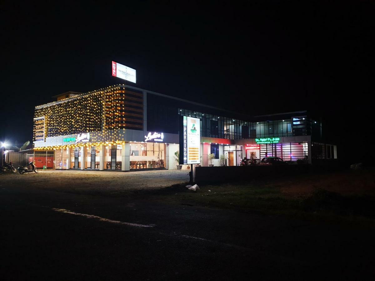 Paddyfield Inn マナンタバディー エクステリア 写真